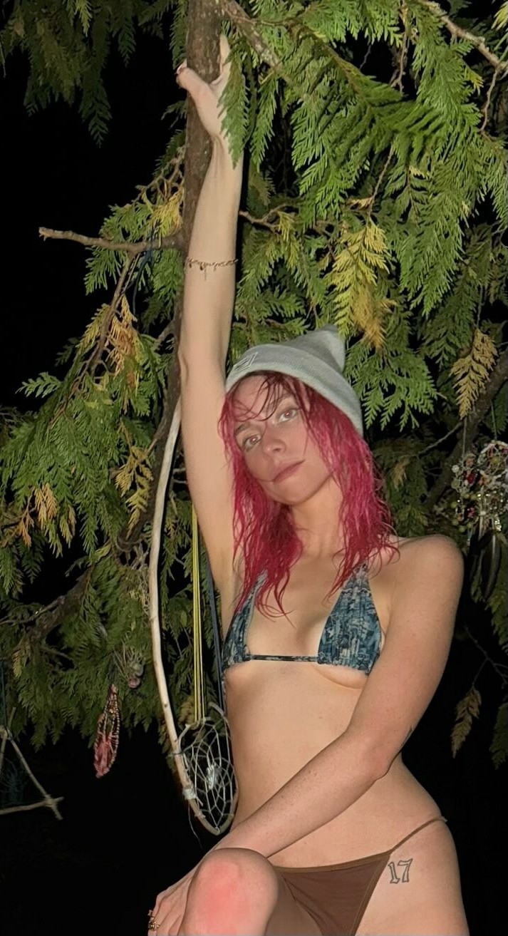 Мэдди Филлипс голая. Фото - 4