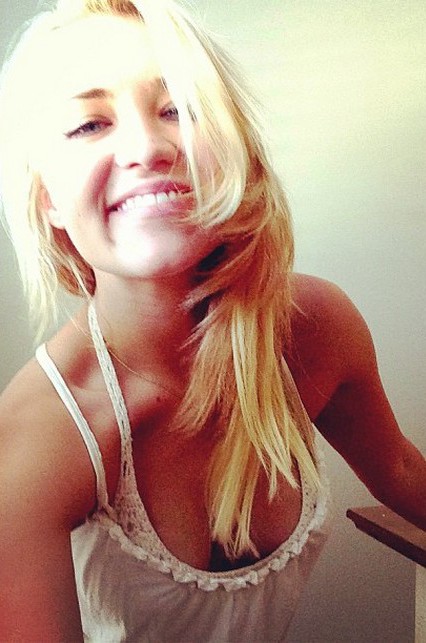 Emily Osment nahá. Fotka - 21